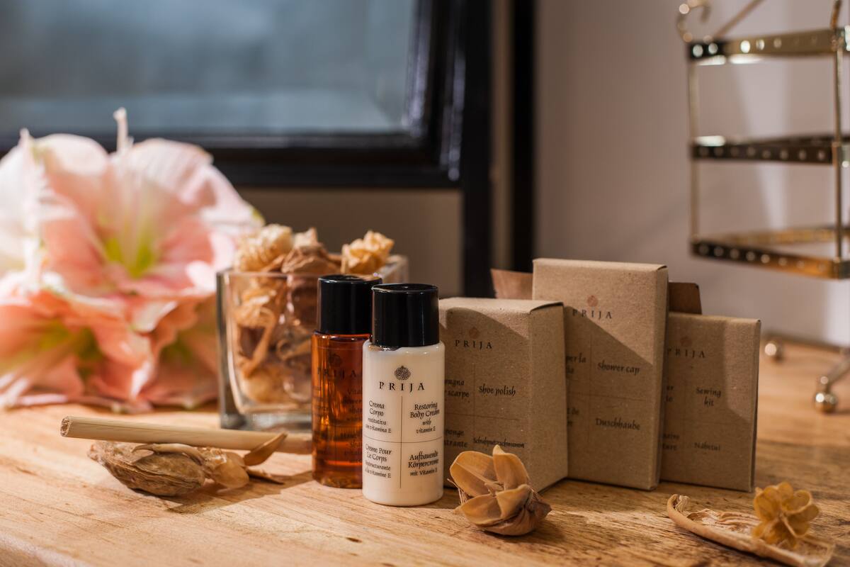 1 bedroom, premium bedding, minibar, in-room safe