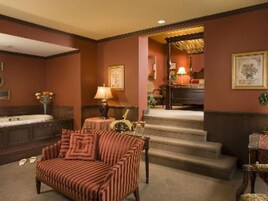 Standard Double Room, Ensuite (01 Chesterfield Suite)