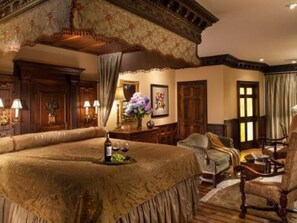 Standard Double Room, Ensuite (10 Oak Suite) - Hydrangea House (Newport)