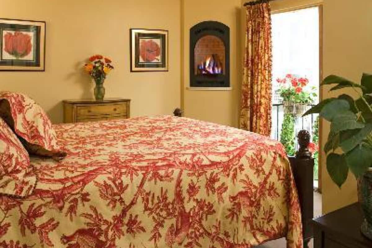 Standard Double Room, Ensuite (09 Little Red Verandah)