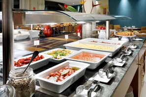 Petit déjeuner buffet compris tous les jours