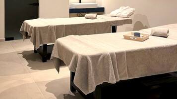 Bastu, bubbelpool, turkiskt bad/hamam och kroppsbehandlingar