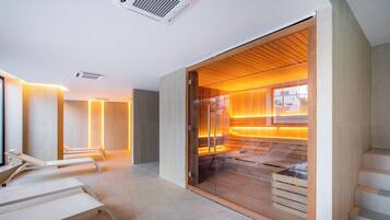 桑拿、热水浴缸、土耳其浴、2 ???、按摩服务