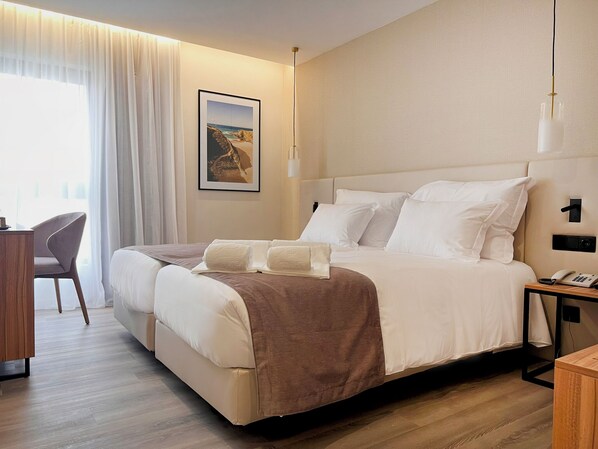 Desk, blackout curtains, free WiFi, bed sheets - AP Sines (Sines)