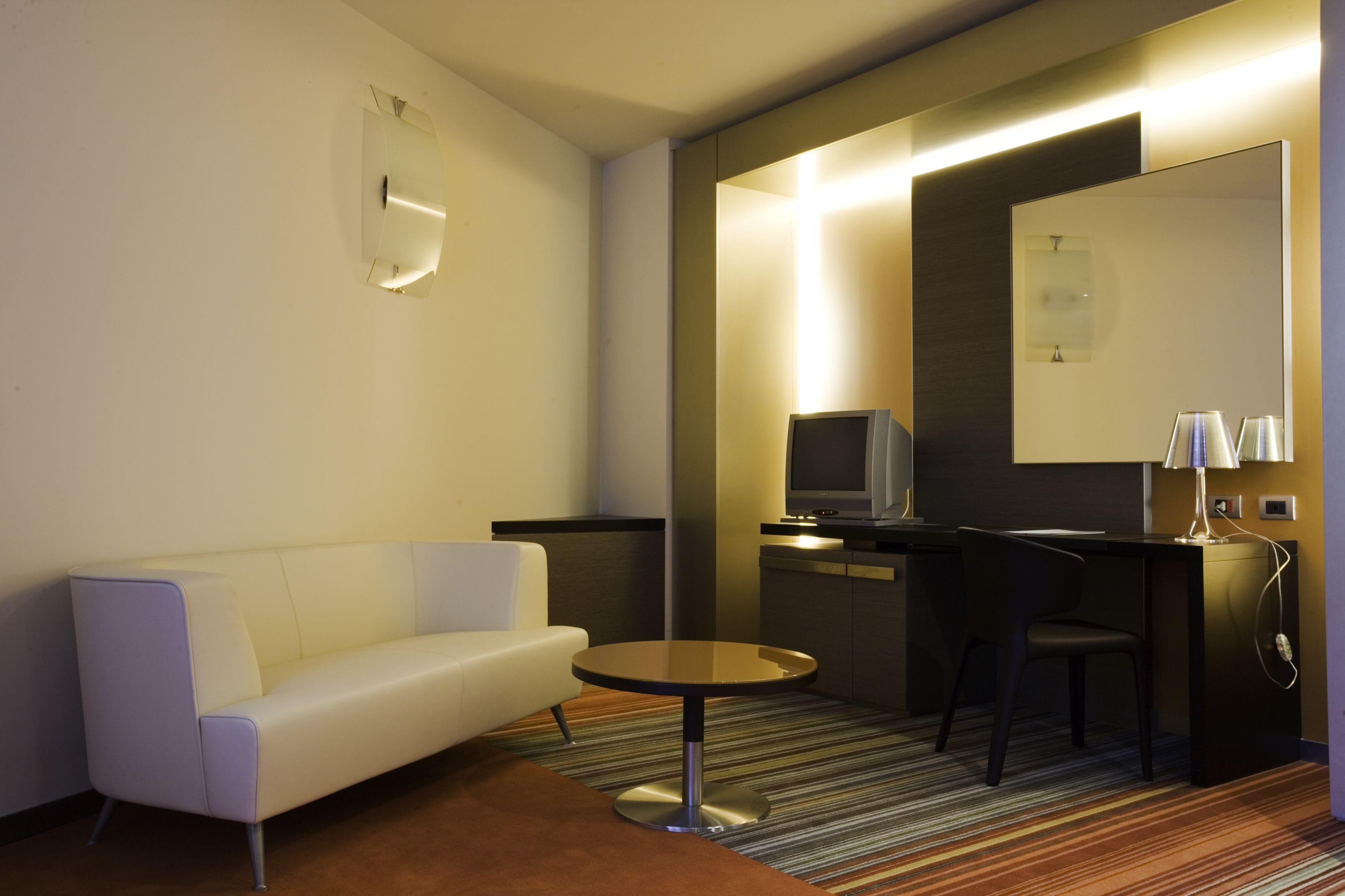 suite | living area | lcd tv