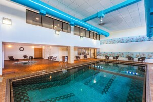 Una piscina techada