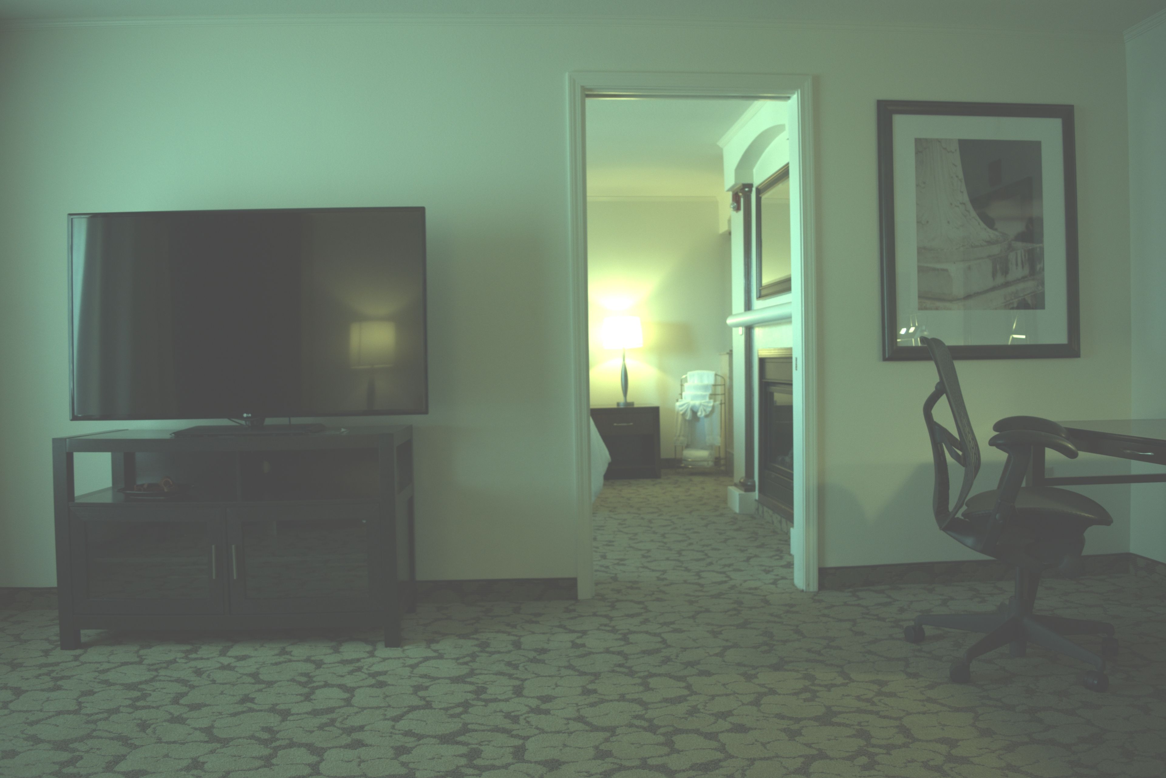 suite, 1 king bed | in-room safe, desk, iron/ironing board, free cots/infant beds