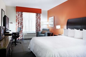 Escritorio, tabla de planchar con plancha y cunas gratuitas 