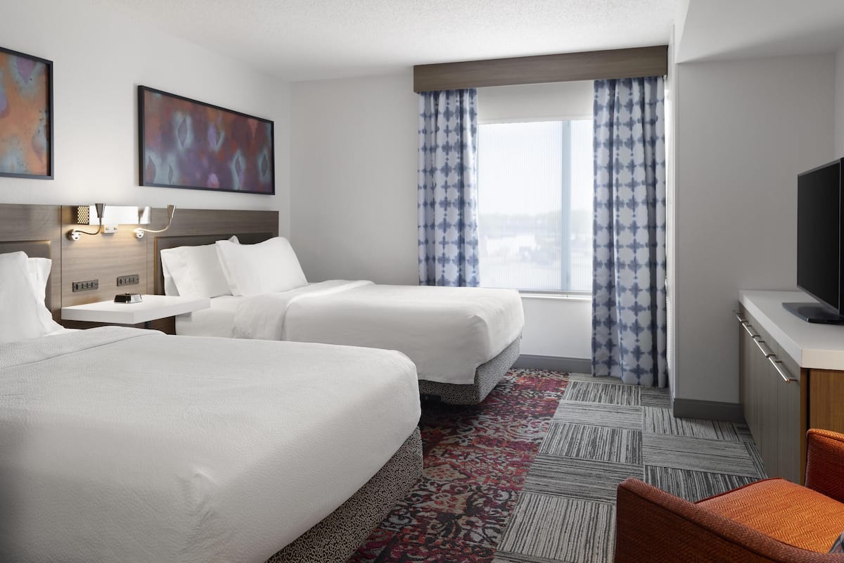 1 bedroom, premium bedding, in-room safe, desk