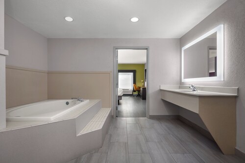 Holiday Inn Express Hotel & Suites Clearwater/Us 19 N by IHG