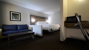 Suite, 1 trÚs grand lit | 1 chambre, bureau, chambres insonorisées, fer et planche à repasser