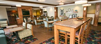Hampton Inn Hadley-Amherst Area