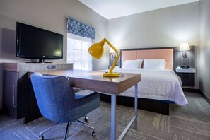Hypo-allergenic bedding, pillow-top beds, desk, laptop workspace - Hampton Inn Hadley-Amherst Area (Hadley)