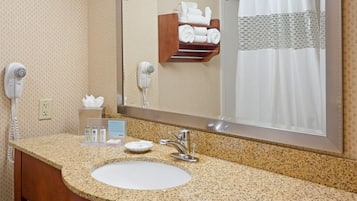 淋浴/盆浴组合、环保洗浴用品、吹风机、毛巾