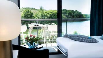 Family Triple Room, 1 Queen Bed, Lake View (with Single Sofabed) | Minibar, in-room safe, desk, laptop workspace