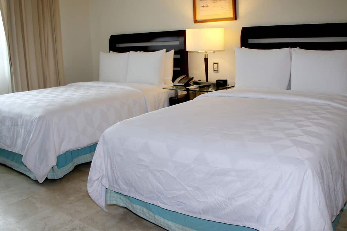 高級寢具、客房內保險箱、遮光布/窗簾、熨斗/熨衣板