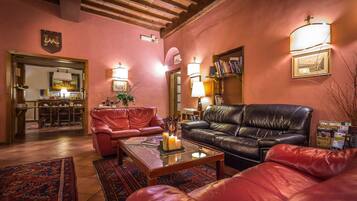 Tägliches Frühstücksbuffet (7 EUR pro Person)