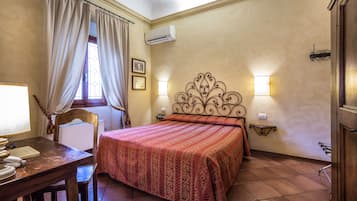 Coffres-forts dans les chambres, bureau, Wi-Fi gratuit, draps fournis