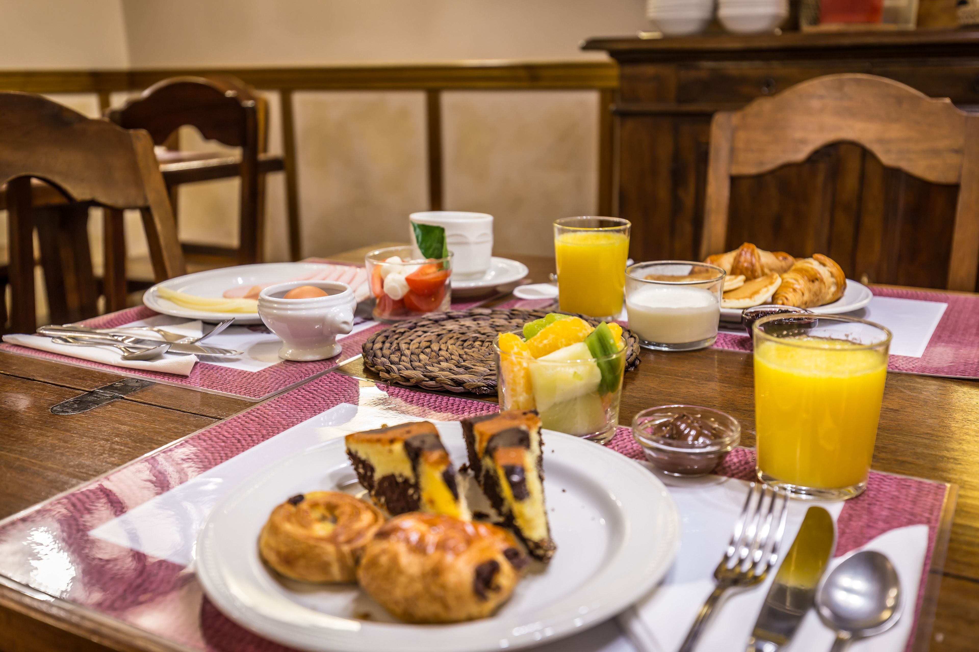 Daily buffet breakfast (EUR 7 per person)