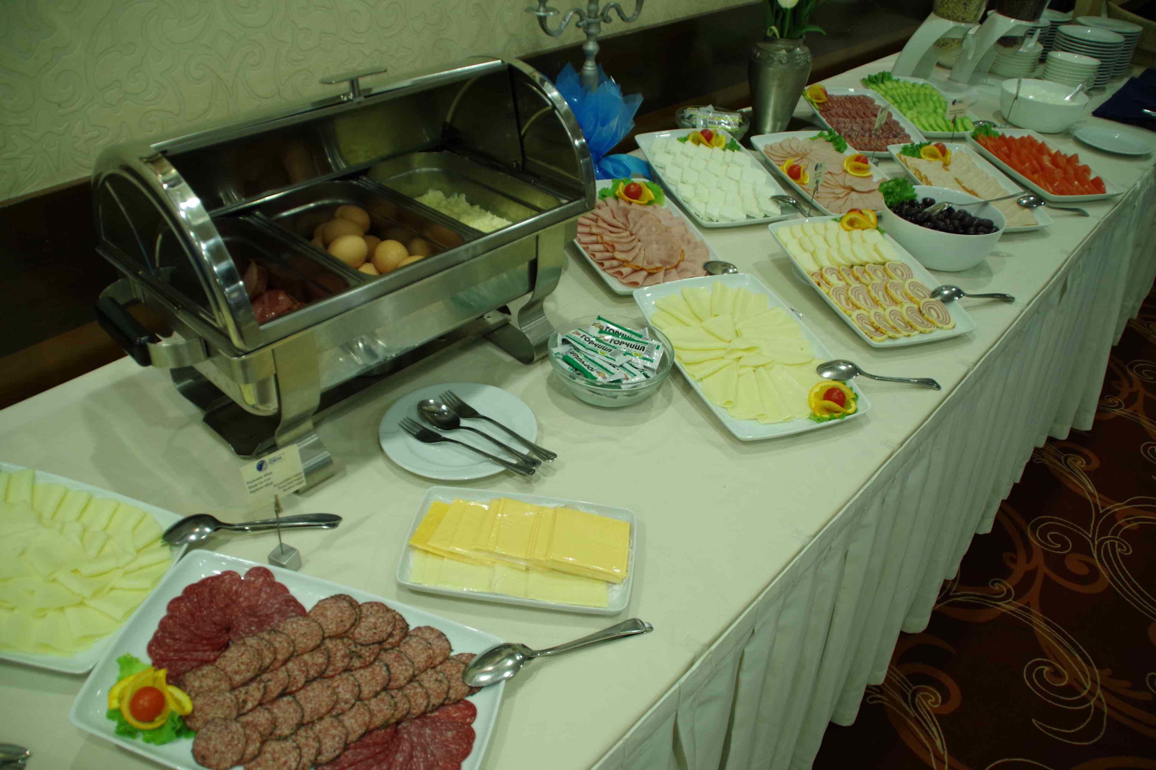 朝食ビュッフェ