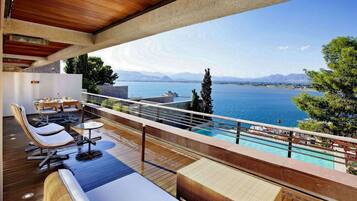 Grand Villa, 2 Bedrooms, Sea View | Minibar, in-room safe, desk, soundproofing