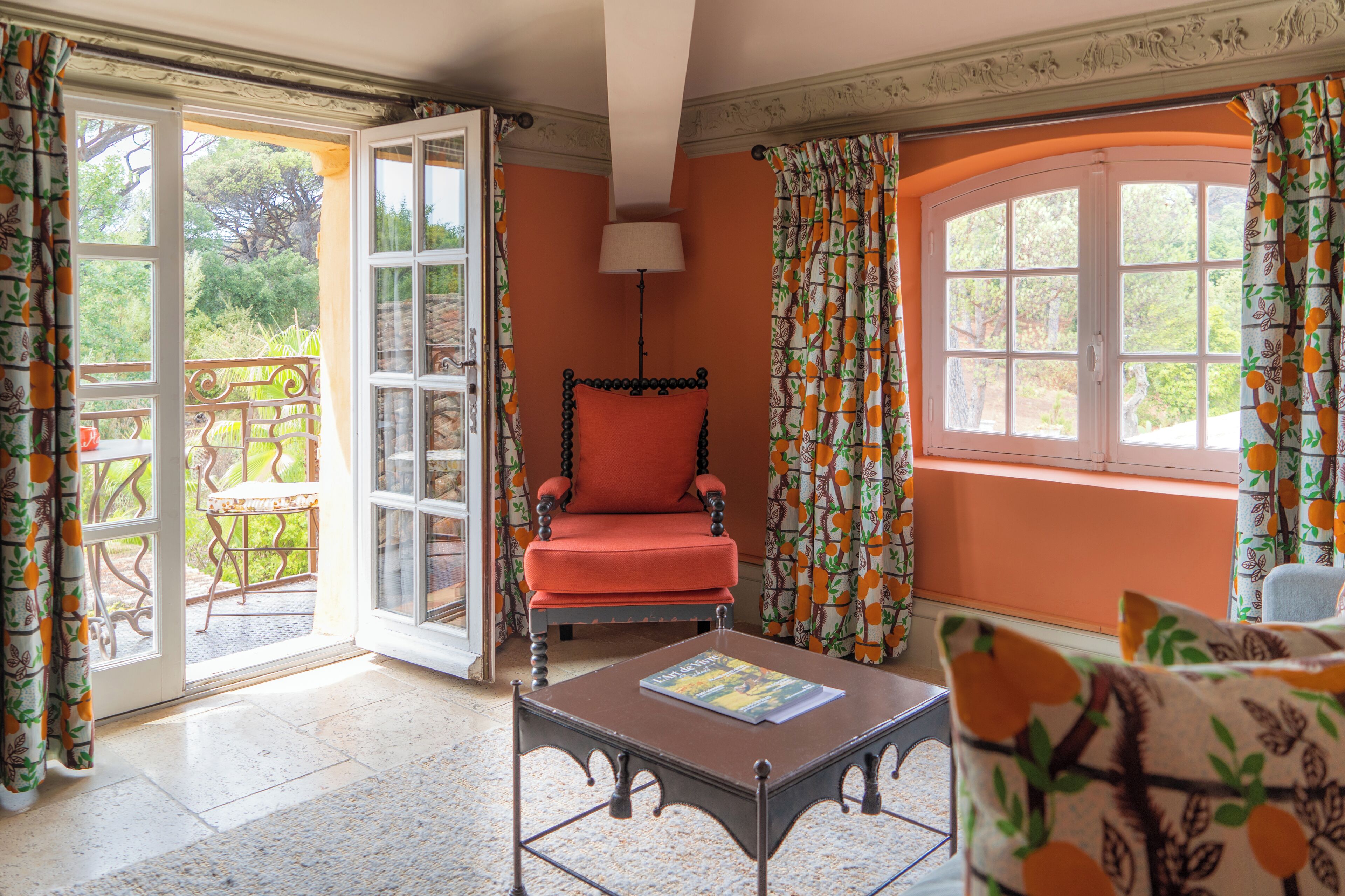 Ropa de cama de alta calidad, colchones con pillow-top y minibar 