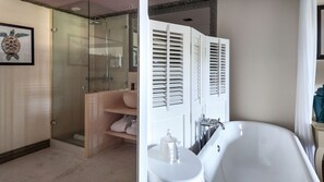 빌라 (Villa) | 욕실 | 고급 세면용품, 헤어드라이어, 목욕가운, 슬리퍼