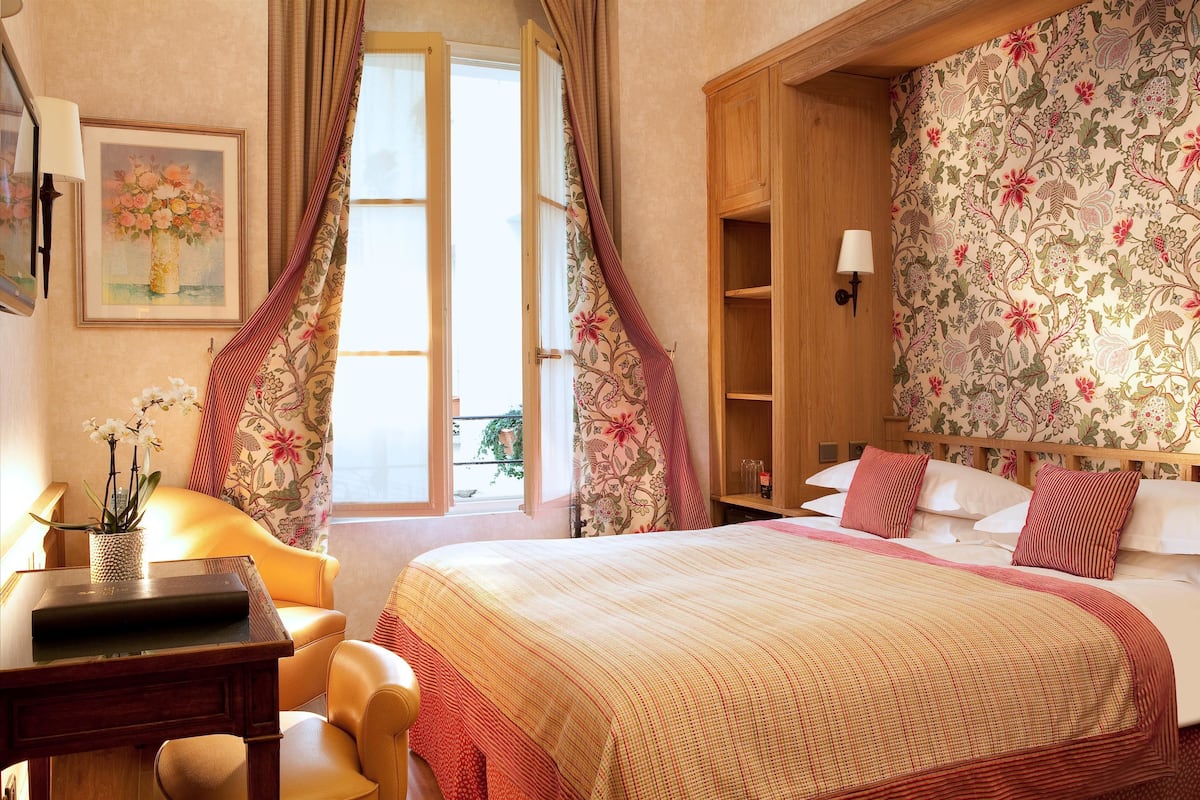 Matelas mémoire de forme, minibar, coffres-forts dans les chambres