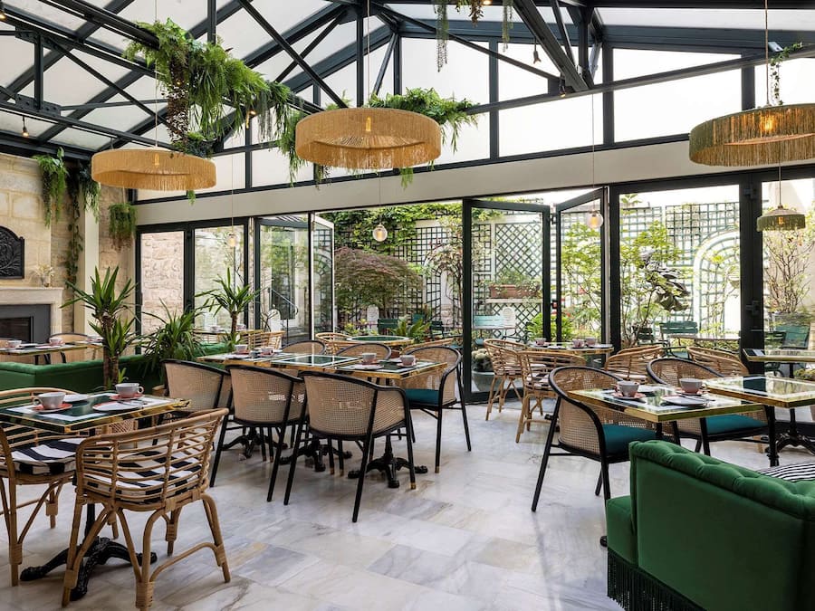 Café da manhã com buffet todos os dias (EUR 13 por pessoa)