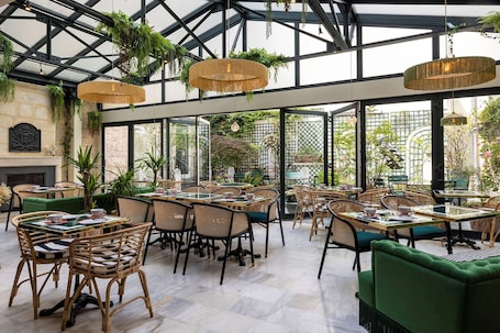 Daily buffet breakfast (EUR 13 per person)