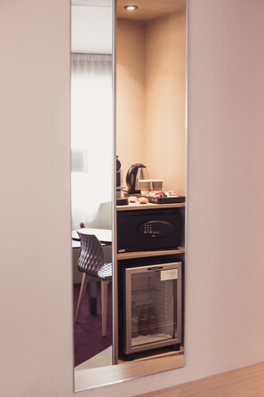 Habitación superior, balcón (Bath) | Café y/o cafetera