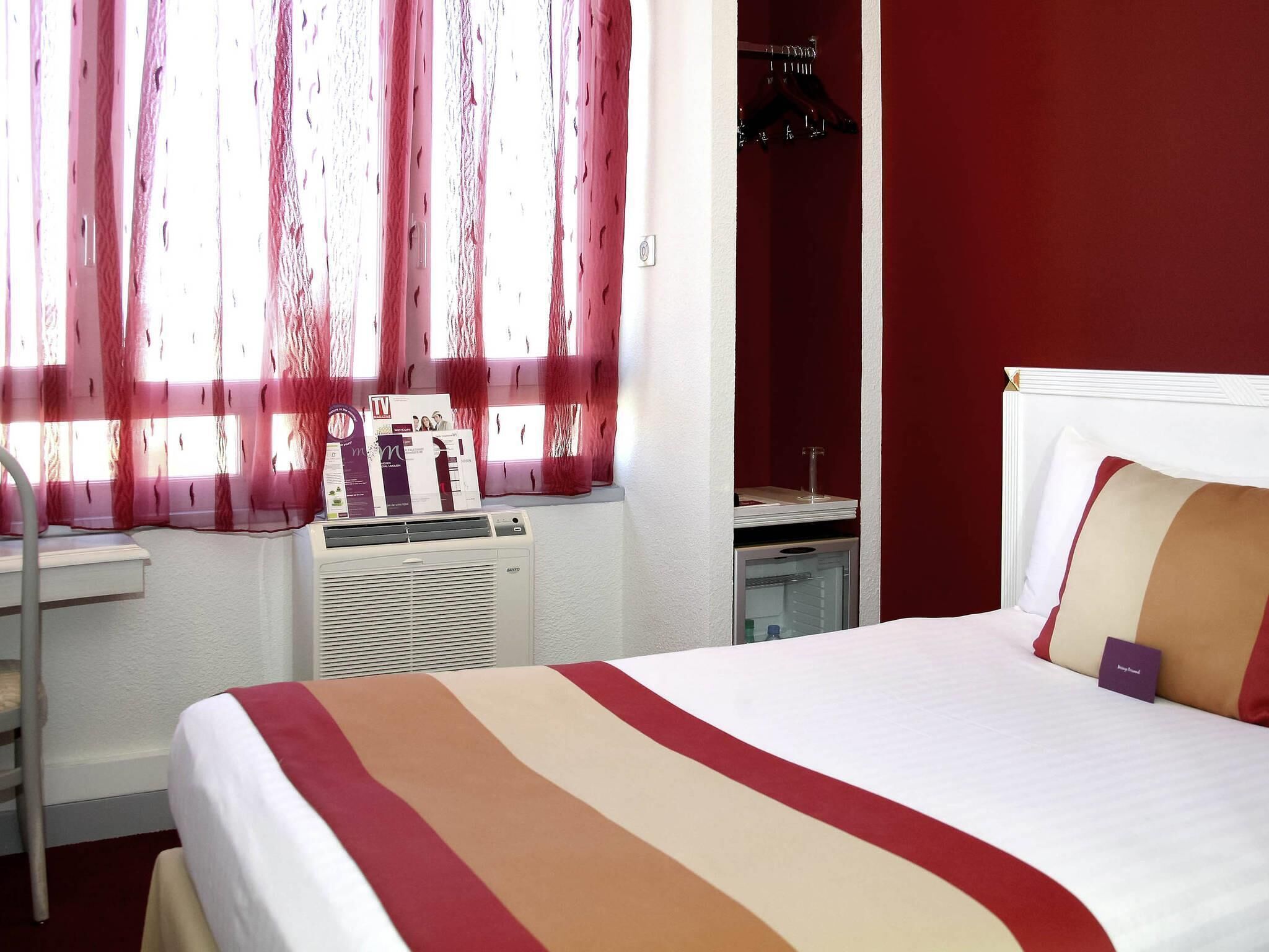 1 bedroom, premium bedding, minibar, in-room safe