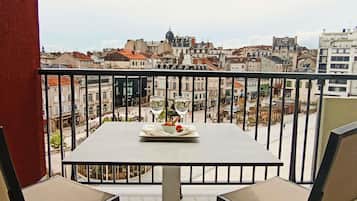Superior-Zimmer, Balkon (Bath) | 1 Schlafzimmer, hochwertige Bettwaren, Minibar, Zimmersafe