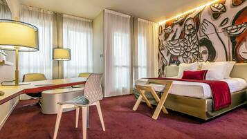 1 bedroom, premium bedding, minibar, in-room safe