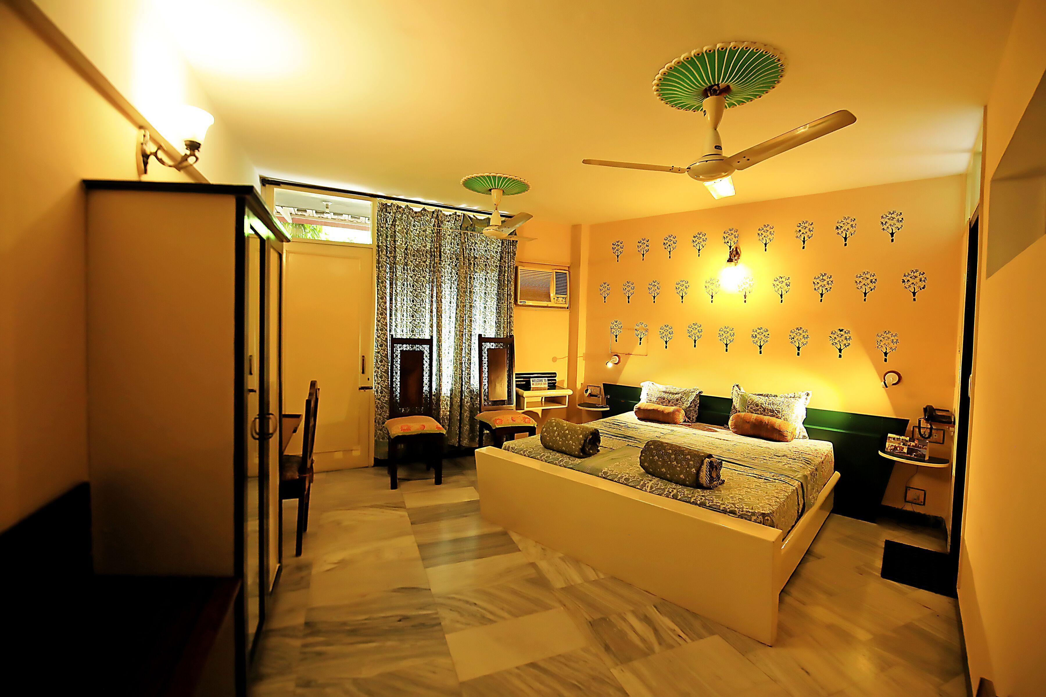 20 bedrooms, desk, soundproofing, iron/ironing board