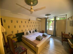 Luxury Double Room | 20 bedrooms, desk, soundproofing, iron/ironing board - Jaipur Inn (Jaipur)