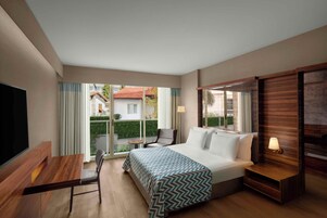 Ropa de cama de alta calidad y minibar con artículos gratuitos 