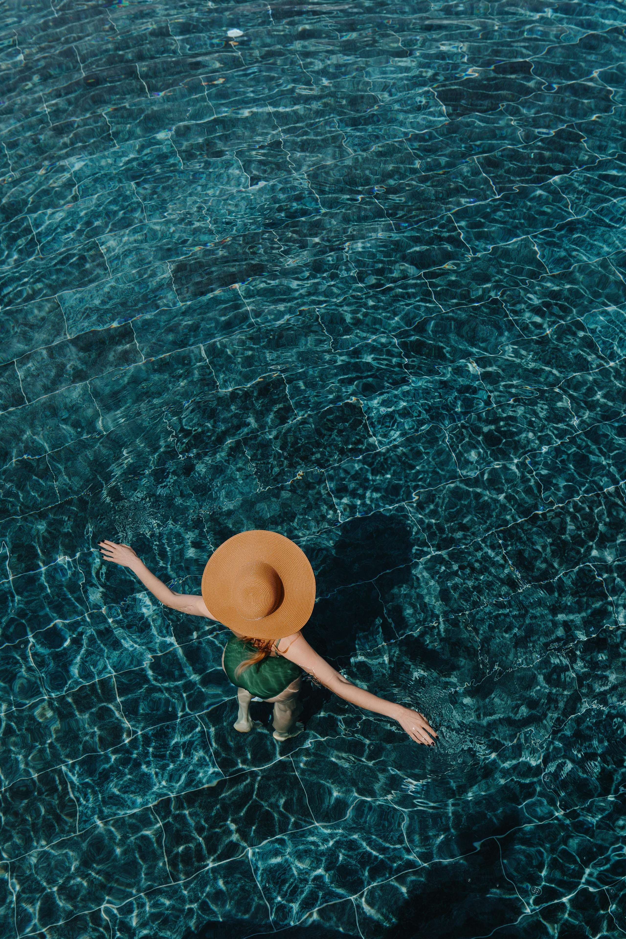 Indoor pool, seasonal outdoor pool, pool umbrellas, sun loungers