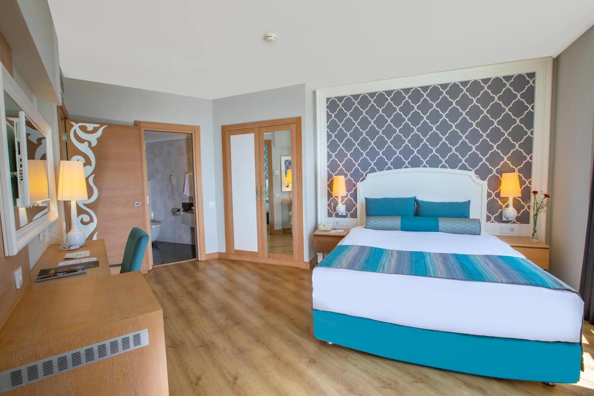Family Suite | Hochwertige Bettwaren, kostenlose Minibar, Zimmersafe, Schreibtisch