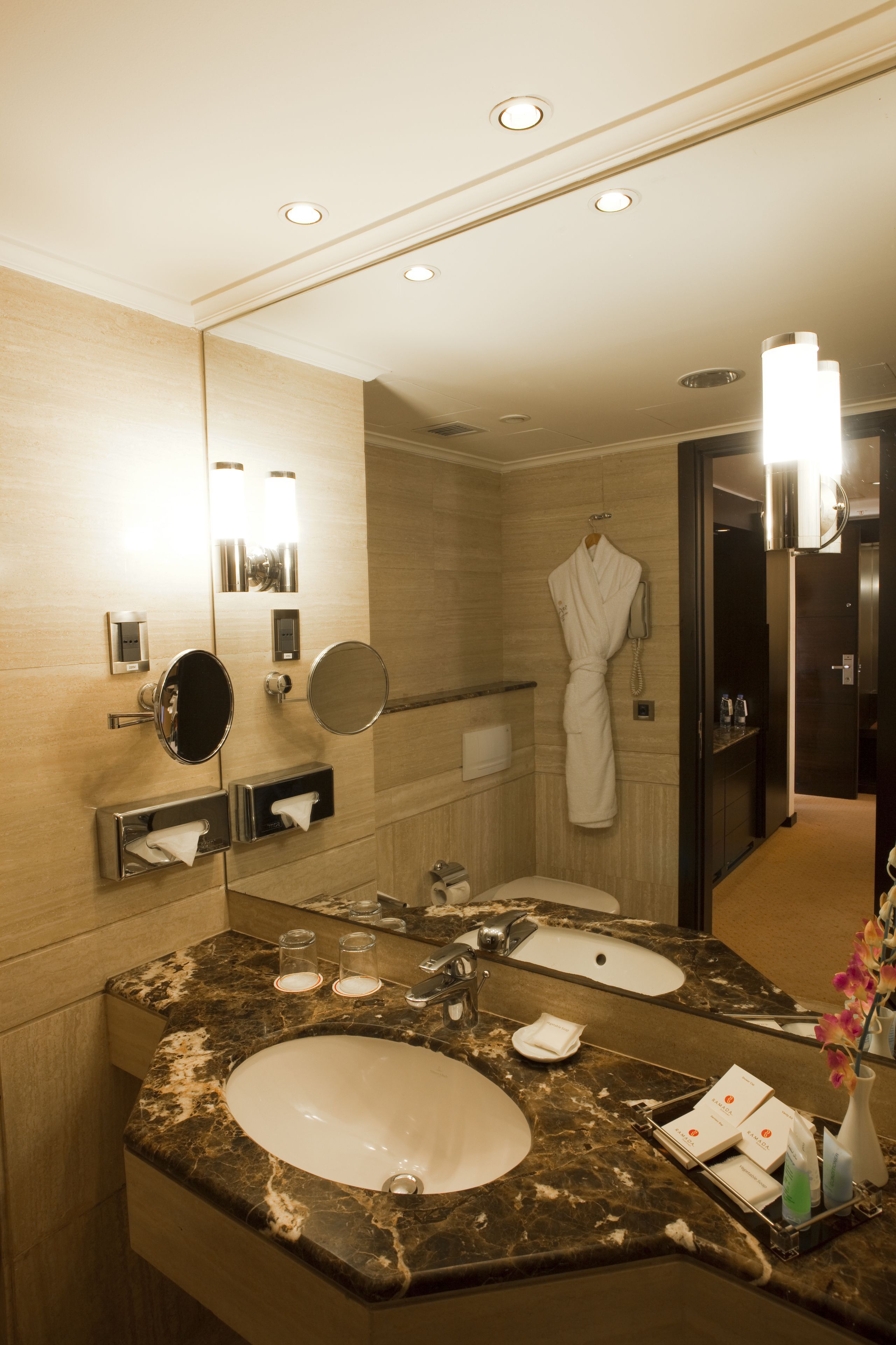 Foto - Ramada Plaza by Wyndham Beirut Raouche