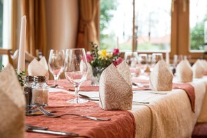 Regional cuisine - Landhotel Huber Am See (Muensing)