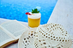 Poolside bar - Lydia Maris Resort and Spa - All Inclusive (Rhodes)