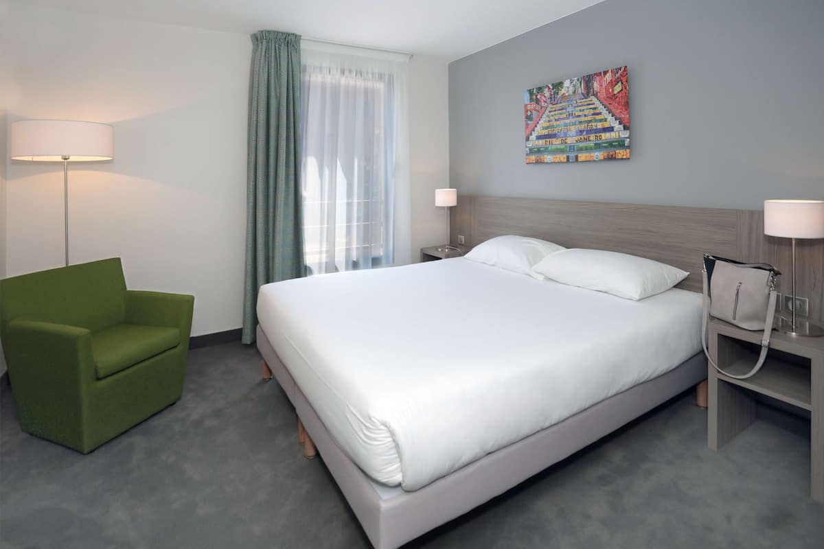 Superior Room, 1 King Bed, Non Smoking (Twin bed on request) | Minibar, in-room safe, individually decorated, individually furnished