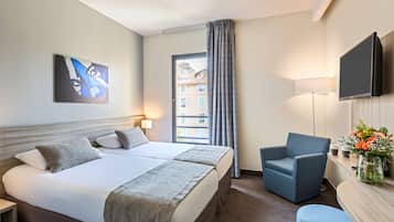 Superior Room, 1 King Bed, Non Smoking (Twin bed on request) | Minibar, in-room safe, individually decorated, individually furnished