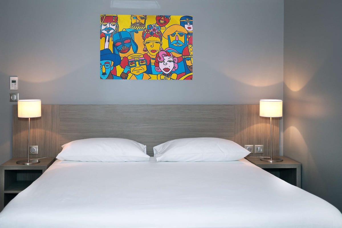 Minibar, in-room safe, individually decorated, individually furnished
