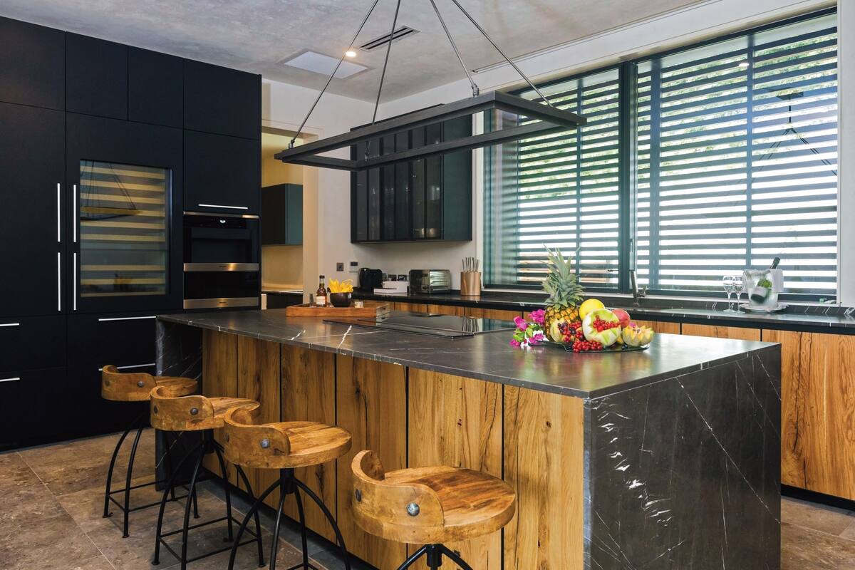 room, 4 bedrooms, beachfront (collection) | private kitchen | coffee/tea maker