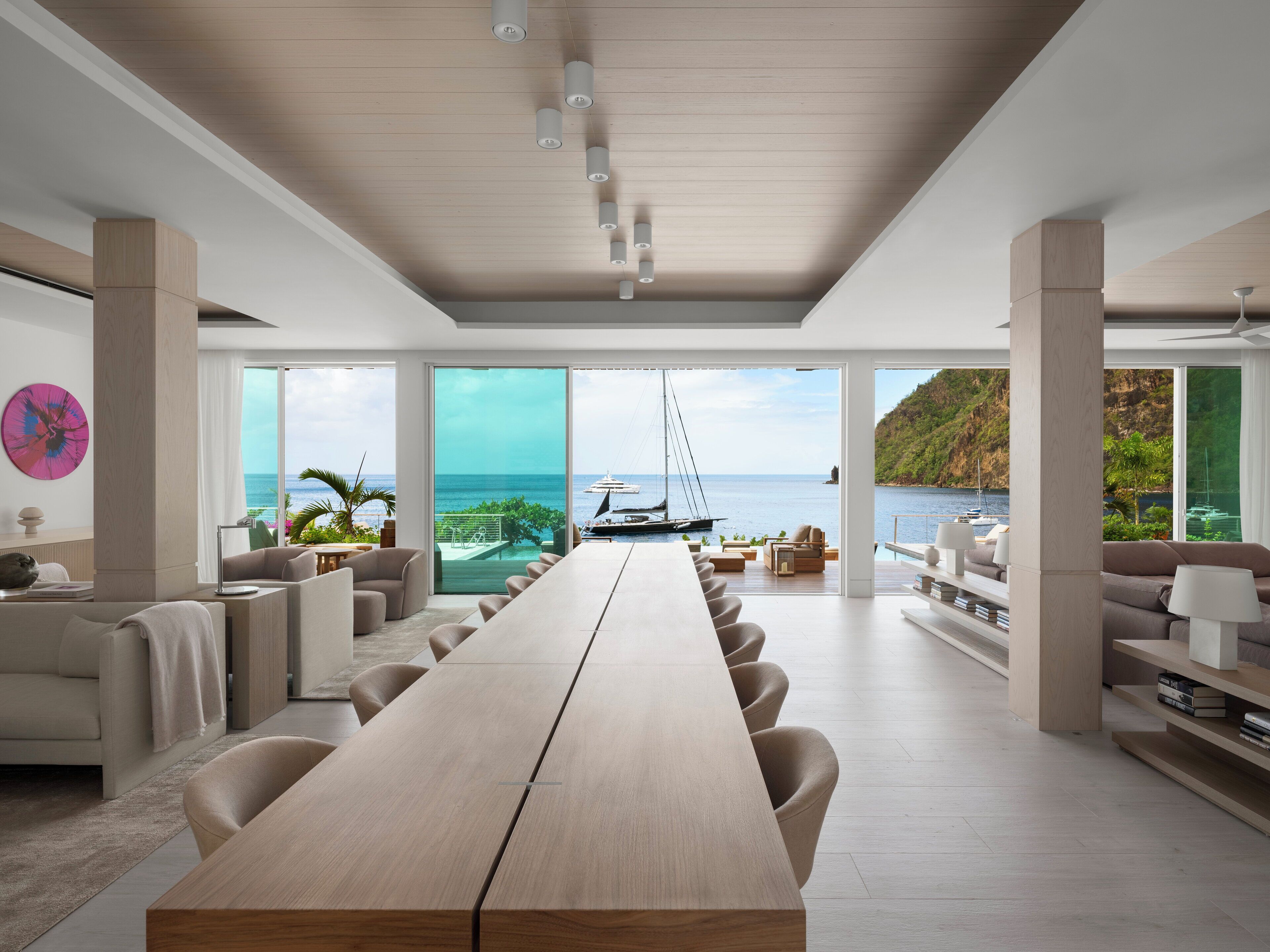 flat-screen tv, dvd player