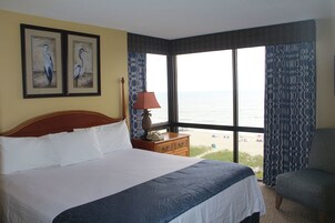 Appart'hôtel, 2 chambres, en front de mer | Vue sur la plage/l’océan