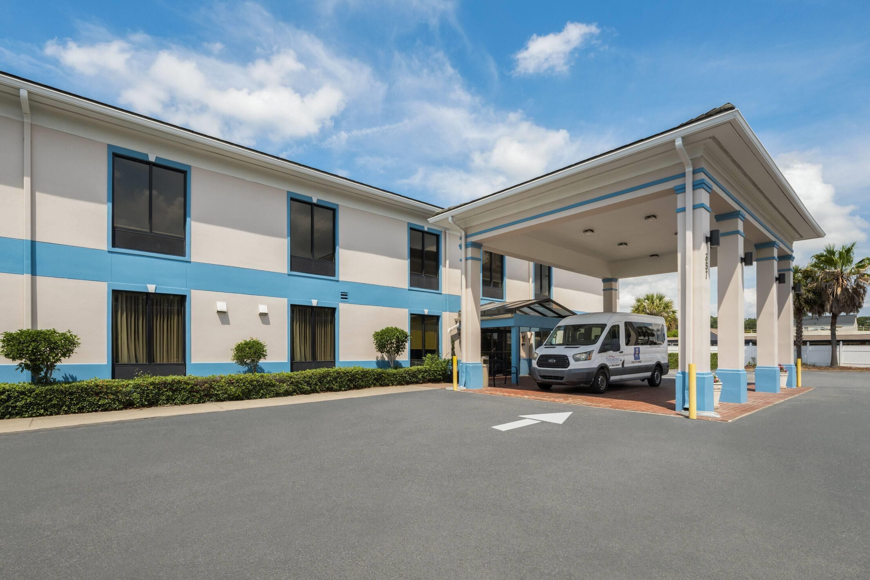 Photo - Baymont by Wyndham Savannah/Garden City