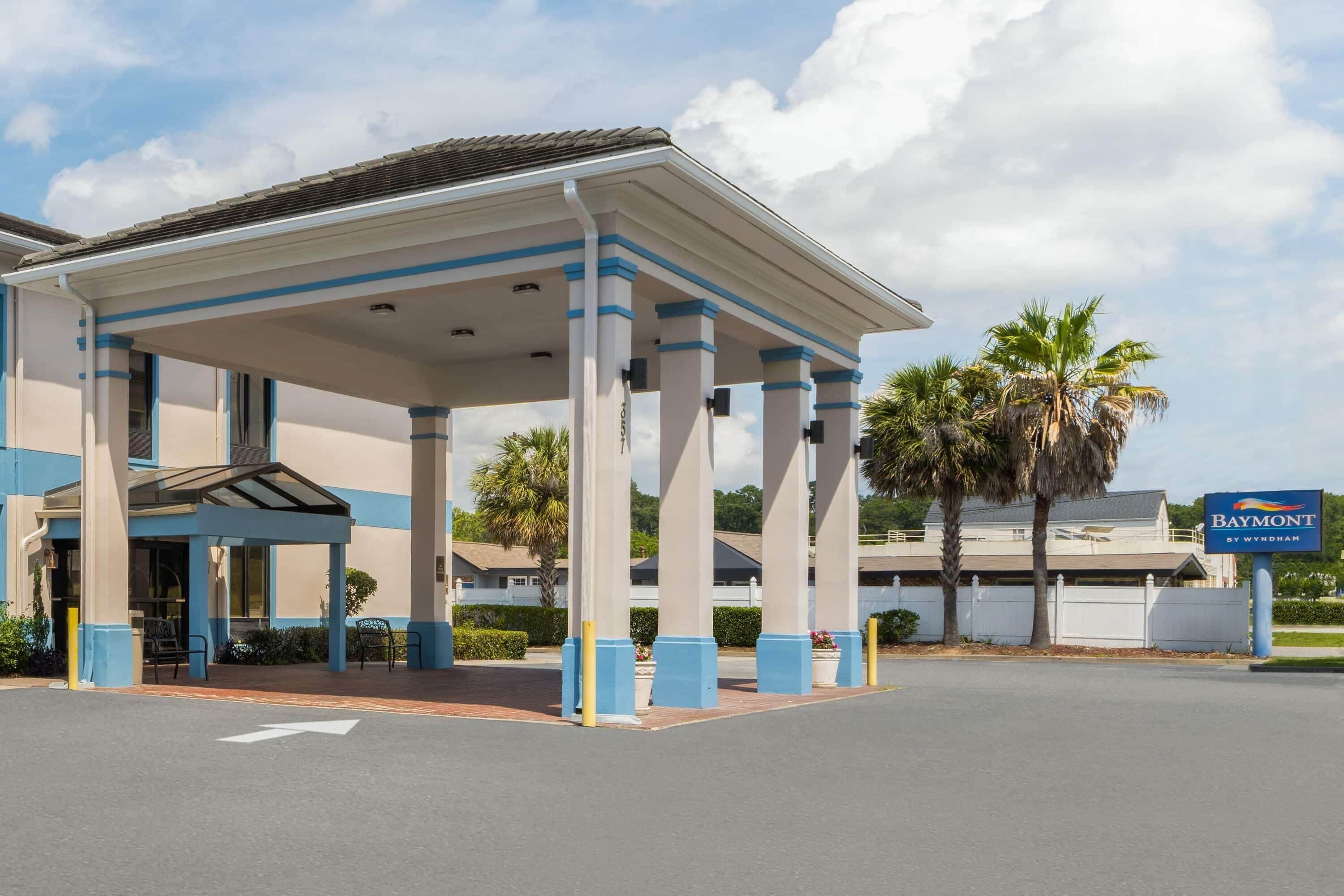 Photo - Baymont by Wyndham Savannah/Garden City